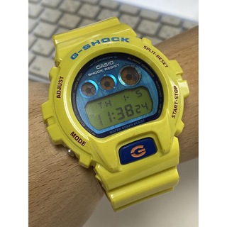 ジーショック(G-SHOCK)のG-SHOCK/クレイジーカラー/DW-6900PL/イエロー/メタリックブルー(腕時計(デジタル))