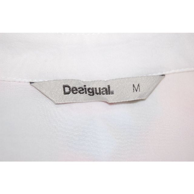 DESIGUAL(デシグアル)のデシグアル　フラワー柄　ブラウス　シャツ　サイズＭ　レディス　クリーニング済み レディースのトップス(シャツ/ブラウス(長袖/七分))の商品写真