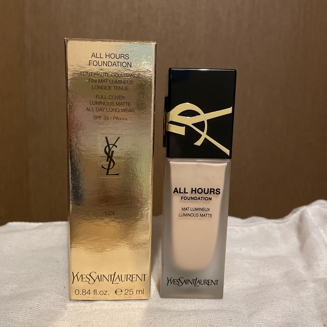 Yves Saint Laurent Beaute(イヴサンローランボーテ)のイヴ・サンローラン❤️オールアワーズリキッド コスメ/美容のベースメイク/化粧品(ファンデーション)の商品写真