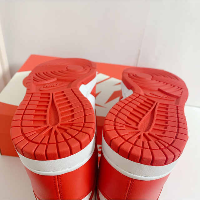 NIKE(ナイキ)の26.5cm ナイキ ダンク ハイ チャンピオンシップ ホワイト アンド レッド メンズの靴/シューズ(スニーカー)の商品写真