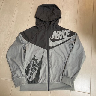 ナイキ(NIKE)のNIKE ウィンドブレーカー　キッズ　Mサイズ(コート)