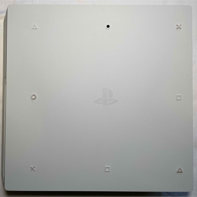 PlayStation4(プレイステーション4)のPS4 Pro CUH-7200B 1TB グレイシャーホワイト White エンタメ/ホビーのゲームソフト/ゲーム機本体(家庭用ゲーム機本体)の商品写真