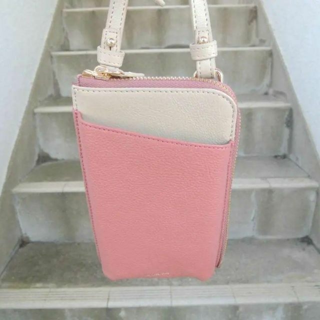 新品☆送料込☆14800円☆スマホが入る 牛革 ウォレットショルダー 財布