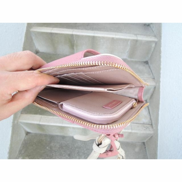 新品☆送料込☆14800円☆スマホが入る 牛革 ウォレットショルダー 財布