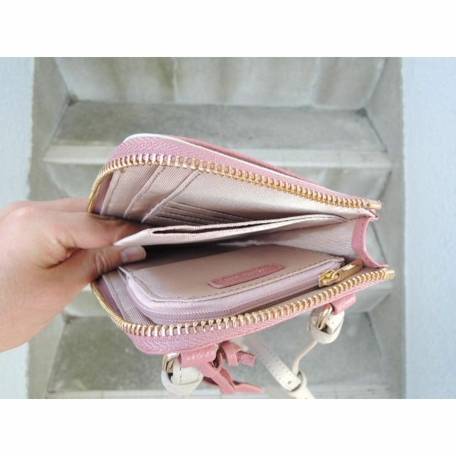 新品☆送料込☆14800円☆スマホが入る 牛革 ウォレットショルダー 財布