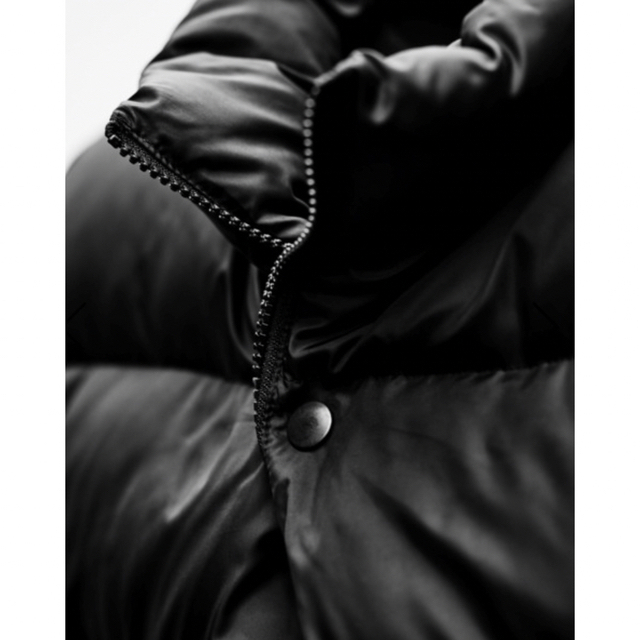UNDERCOVER(アンダーカバー)のUNDERCOVER 30周年 レザースリーブ ダウン ジャケット 袖レザー メンズのジャケット/アウター(ダウンジャケット)の商品写真