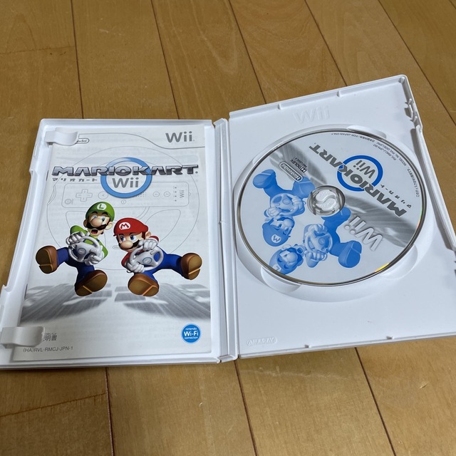 Wii(ウィー)のwii マリオカート エンタメ/ホビーのゲームソフト/ゲーム機本体(家庭用ゲームソフト)の商品写真