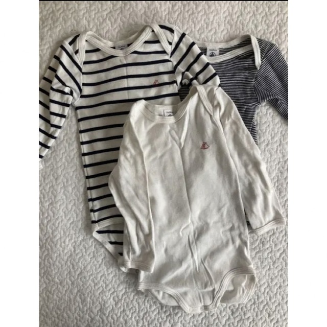 PETIT BATEAU(プチバトー)の【ロンパース】プチバトー　3枚セット　下着 キッズ/ベビー/マタニティのキッズ服女の子用(90cm~)(下着)の商品写真