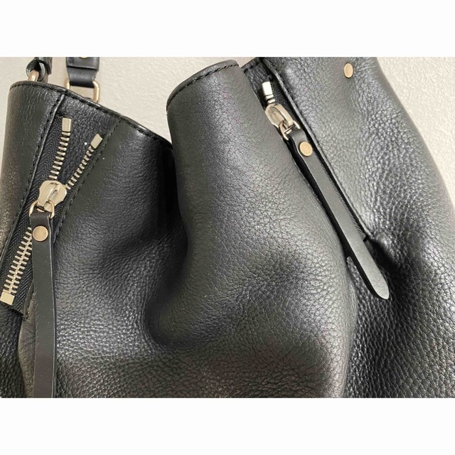 BURBERRY(バーバリー)のBurberry Brit Leather Maidstone Tote レディースのバッグ(トートバッグ)の商品写真