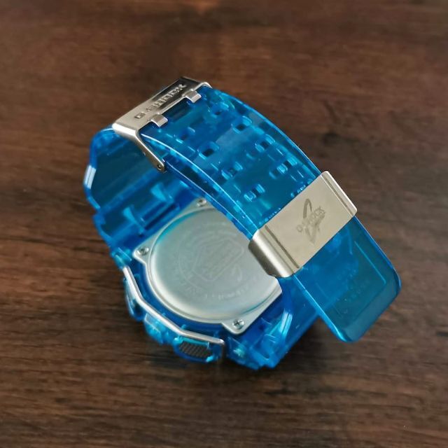 CASIO(カシオ)のG-SHOCK GA-100B ブルースケルトン & バンパー + メタル遊環 メンズの時計(腕時計(アナログ))の商品写真