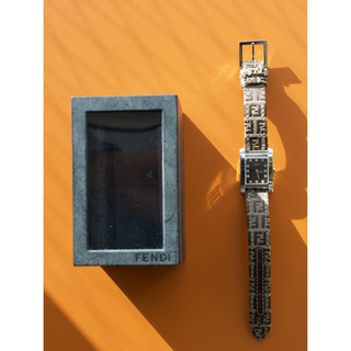 フェンディ(FENDI)のフェンディ  FENDI 7000L 美品 12Pダイヤ レディースクォーツ(腕時計)