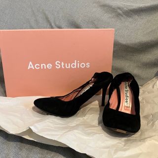 アクネストゥディオズ(Acne Studios)の【箱・袋有り】Acne Studios スエード黒パンプス 23.5cm(ハイヒール/パンプス)