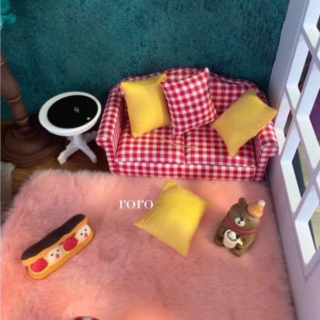 人形小物オビツドールハウス　ミニチュアラグマットりかちゃん絨毯ブライスカーペット ハンドメイドのおもちゃ(ミニチュア)の商品写真