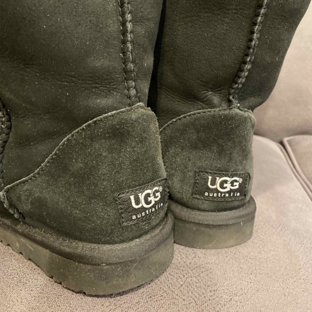 UGG(アグ)のUGG ムートン　ブーツ　黒　24センチ　美品 レディースの靴/シューズ(ブーツ)の商品写真