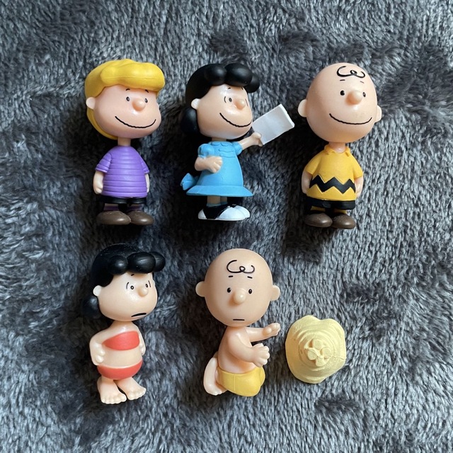 PEANUTS(ピーナッツ)のスヌーピー🏠PEANUTS ならぶんです。 エンタメ/ホビーのフィギュア(その他)の商品写真