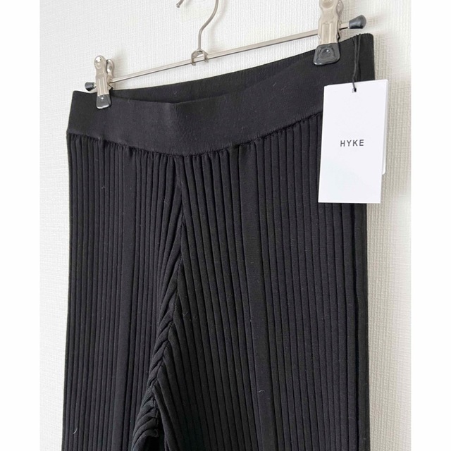 HYKE(ハイク)のHYKE WIDE RIBBED SWEATER PANTS ハイク パンツ レディースのパンツ(カジュアルパンツ)の商品写真