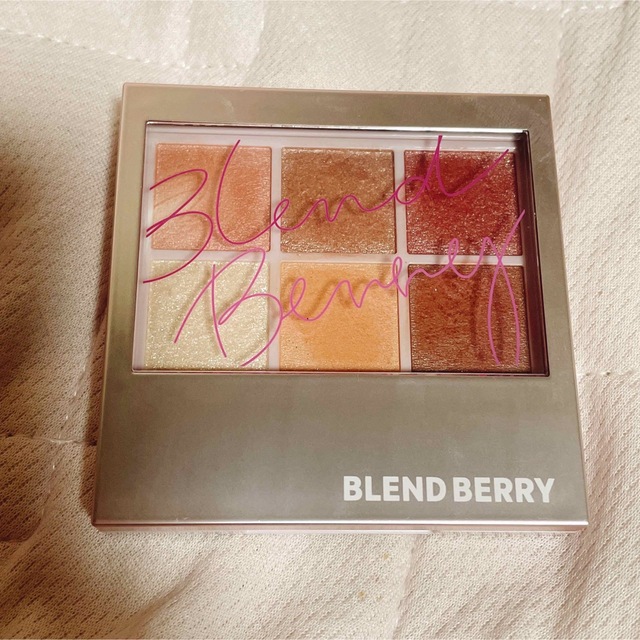 BLEND BERRY オーラクリエイション 002 ペッパーベリー&オーロラ コスメ/美容のベースメイク/化粧品(アイシャドウ)の商品写真