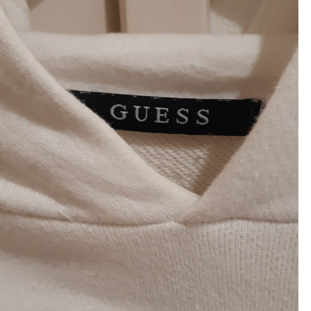 GUESS(ゲス)のパーカー　GUESS 　メンズ　Mサイズ メンズのトップス(パーカー)の商品写真