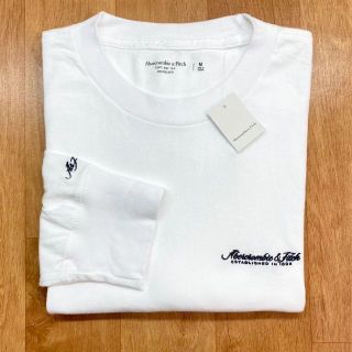 アバクロンビーアンドフィッチ(Abercrombie&Fitch)の新品【メンズXL】★アバクロ★シンプルスマート！刺しゅう入り長袖Tシャツ/白(Tシャツ/カットソー(七分/長袖))