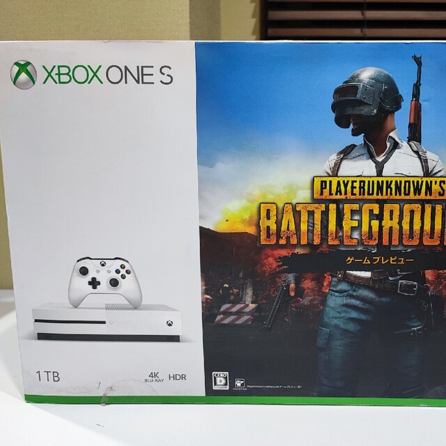 Xbox(エックスボックス)のXbox One S 1TB（PLAYERUNKNOWN’S BATTLEGRO エンタメ/ホビーのゲームソフト/ゲーム機本体(家庭用ゲーム機本体)の商品写真