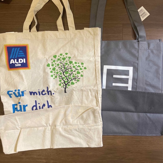 新品　ドイツ　エコバック　2枚セット　ALDI SÜD EDEKA レディースのバッグ(エコバッグ)の商品写真