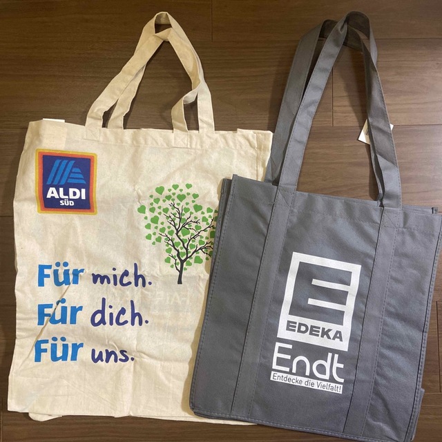 新品　ドイツ　エコバック　2枚セット　ALDI SÜD EDEKA レディースのバッグ(エコバッグ)の商品写真