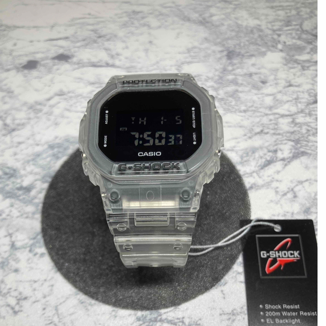 G-SHOCK(ジーショック)のCASIO G-SHOCK DW-5600SKE-7D メンズの時計(腕時計(デジタル))の商品写真