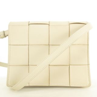 ボッテガヴェネタ(Bottega Veneta)のボッテガヴェネタ カセット ミニ ショルダー バック VBOX1 白(ショルダーバッグ)