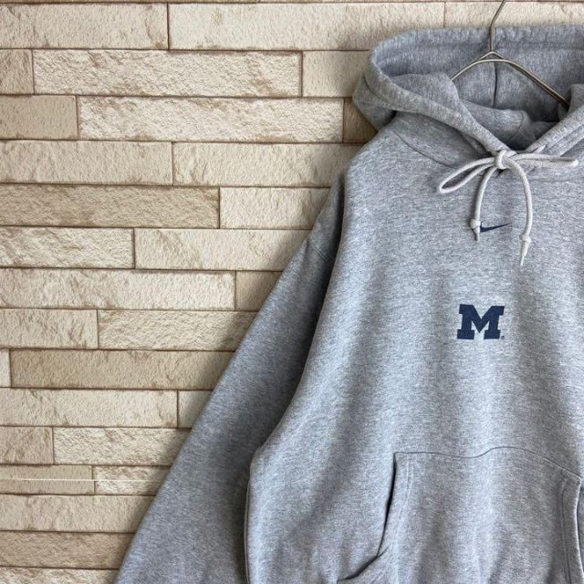 NIKE(ナイキ)の90s NIKE パーカー スモールロゴ Michigan センターロゴ レア メンズのトップス(パーカー)の商品写真