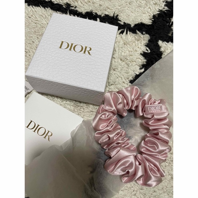 Dior(ディオール)のDiorノベルティ　シュシュ レディースのヘアアクセサリー(ヘアゴム/シュシュ)の商品写真