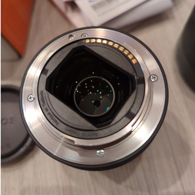 SONY(ソニー)のSONY Sonnar T* FE 55mm F1.8 ZA SEL55F18Z スマホ/家電/カメラのカメラ(レンズ(単焦点))の商品写真