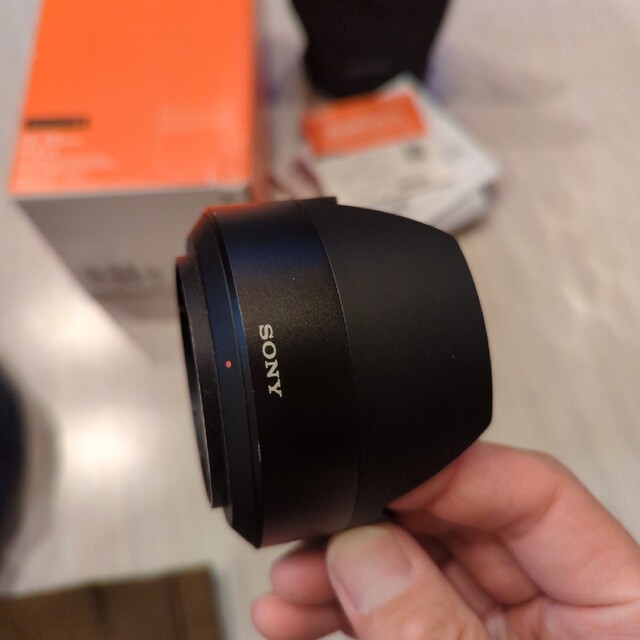 SONY(ソニー)のSONY Sonnar T* FE 55mm F1.8 ZA SEL55F18Z スマホ/家電/カメラのカメラ(レンズ(単焦点))の商品写真