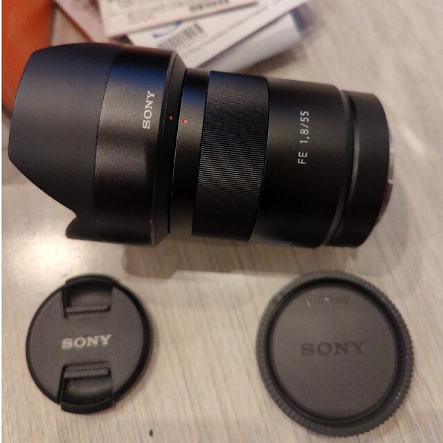 SONY(ソニー)のSONY Sonnar T* FE 55mm F1.8 ZA SEL55F18Z スマホ/家電/カメラのカメラ(レンズ(単焦点))の商品写真