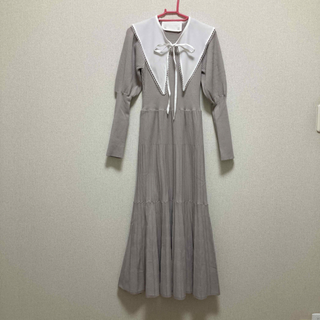 Apuweiser-riche - 新品❣️ 2WAY衿付きニットワンピース (グレージュ