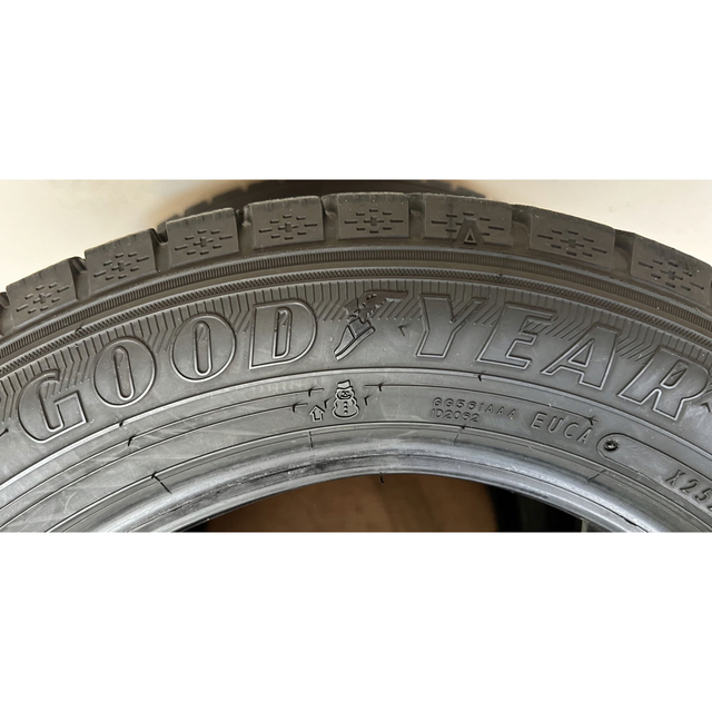 Goodyear(グッドイヤー)の185/60R15 GOOD YEAR ICE NAVI 4本セット 自動車/バイクの自動車(タイヤ)の商品写真