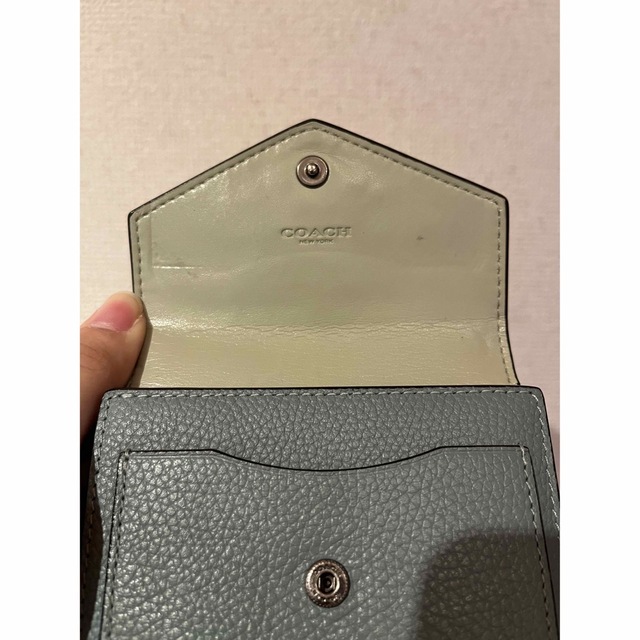 COACH(コーチ)のcoach  コーチ　ウォレット　財布　水色　中古　花 レディースのファッション小物(財布)の商品写真