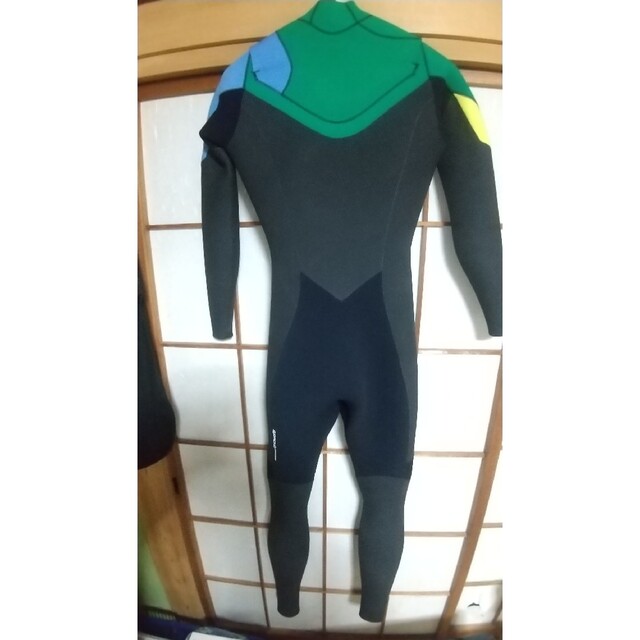 ほぼ新品 アウトフィットセミドライ美品 サーフィン 真冬用ウエットスーツ-