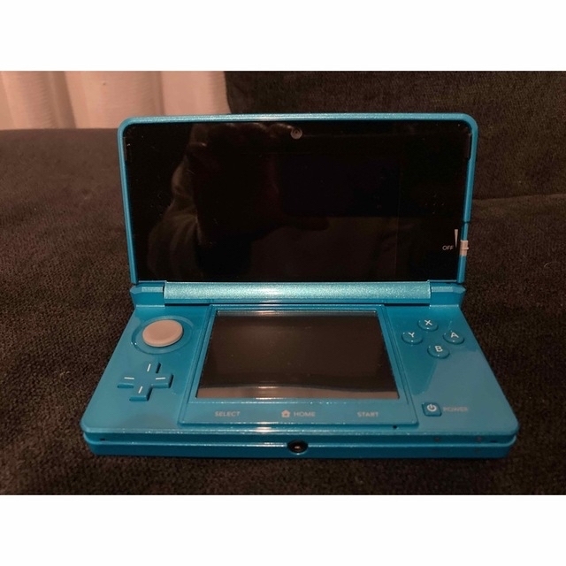 ニンテンドー3DS ライトブルー　（充電器付き） エンタメ/ホビーのゲームソフト/ゲーム機本体(携帯用ゲーム機本体)の商品写真