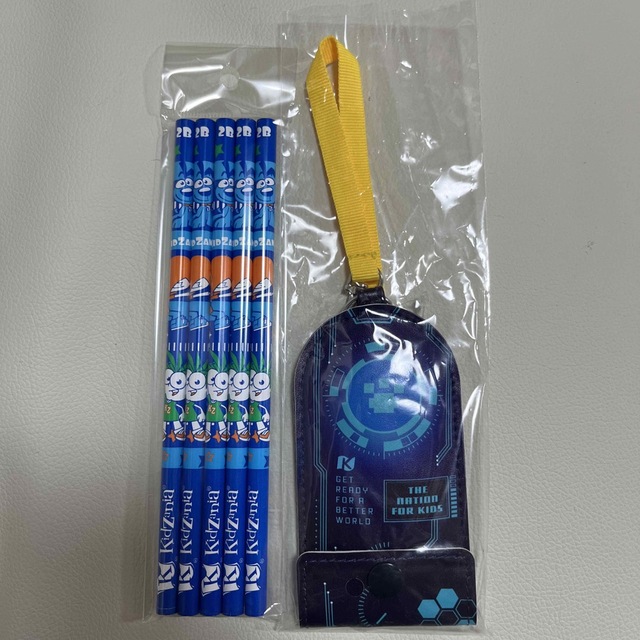 キッザニア　鉛筆5本セット　リール付キーケース エンタメ/ホビーのおもちゃ/ぬいぐるみ(キャラクターグッズ)の商品写真