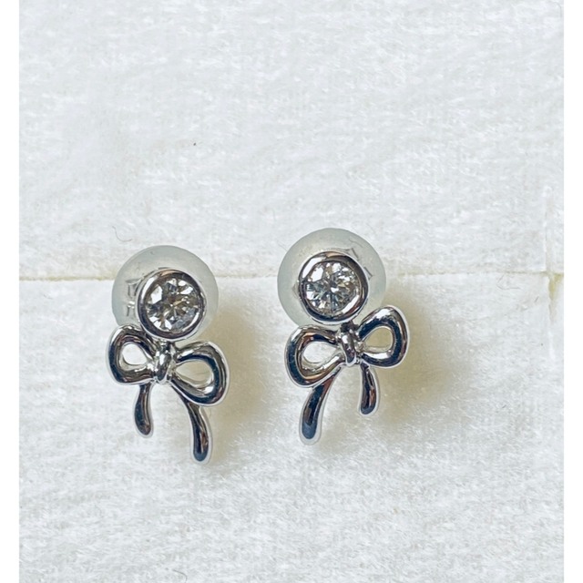 新品同様美品☆星の砂 K18WG×ダイヤモンド計0.14ct リボンピアス 新品同様美品☆星の砂 K18WG×ダイヤモンド計0.14ct リボンピアス