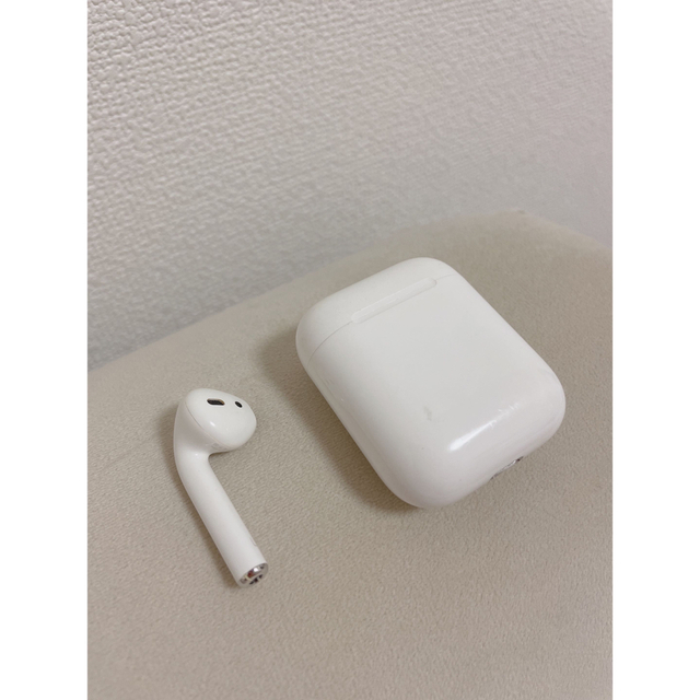 Apple(アップル)のAirPods 本体　左耳のみ スマホ/家電/カメラのオーディオ機器(ヘッドフォン/イヤフォン)の商品写真