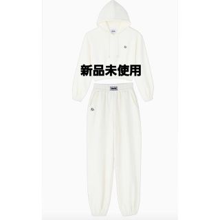 épine - 【新品未使用】LE SSERAFIM×épine セットアップの通販 by