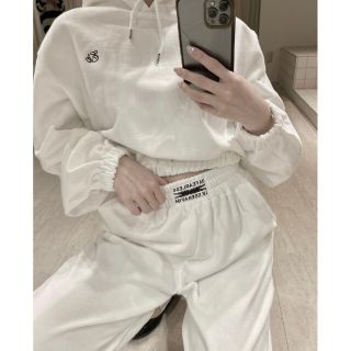 épine - 【新品未使用】LE SSERAFIM×épine セットアップの通販 by