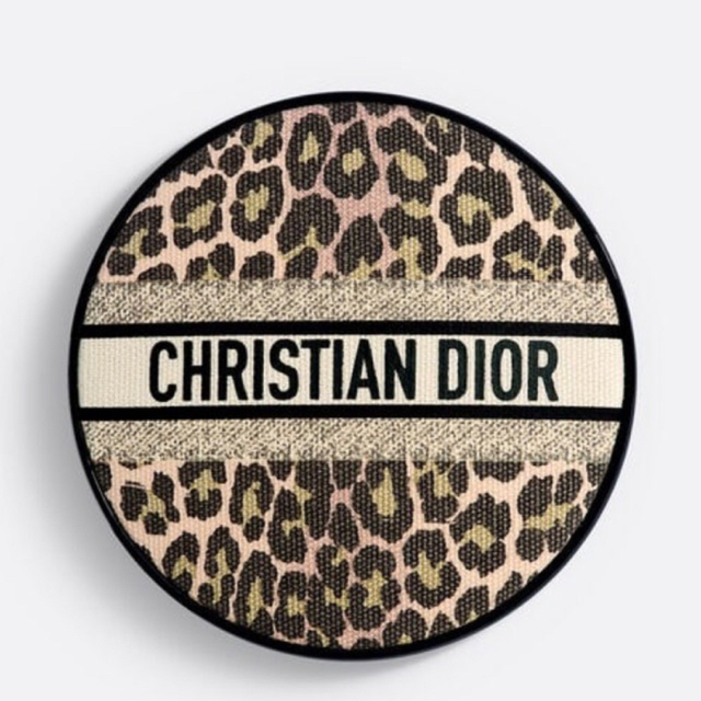 DIOR ★ 限定 クッションファンデーション レオパード柄 1