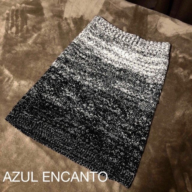 AZUL ENCANTO(アズールエンカント)のニット　スカート　膝丈　ひざ丈　ブラック　ホワイト　黒　白　ウエストゴム　美品★ レディースのスカート(ひざ丈スカート)の商品写真