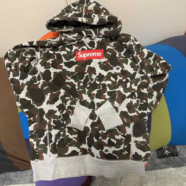 トップスsupreme カモフラ柄　ボックスロゴ　XL 　パーカー