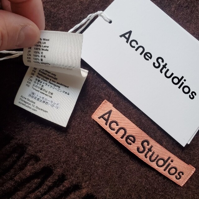 Acne Studios　アクネストゥディオズ　マフラー レディースのファッション小物(マフラー/ショール)の商品写真