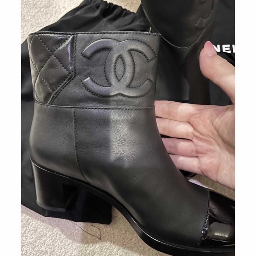 CHANEL(シャネル)のCHANEL 正規品　ショートブーツ レディースの靴/シューズ(ブーツ)の商品写真