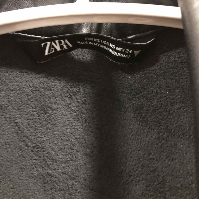 ZARA(ザラ)の値下げ　ZARA フェイクレザー　シャツジャケット　XS メンズのトップス(シャツ)の商品写真