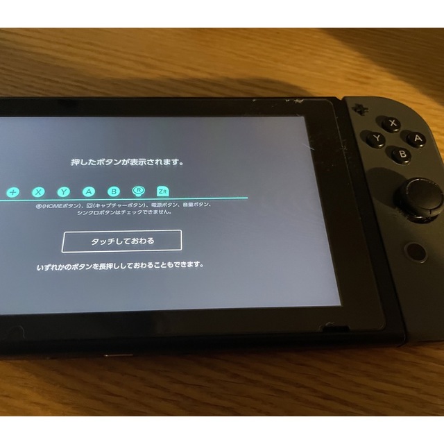 Nintendo Switch(ニンテンドースイッチ)の任天堂 Switch Joy-Con (R) グレー ジャンク エンタメ/ホビーのゲームソフト/ゲーム機本体(携帯用ゲーム機本体)の商品写真